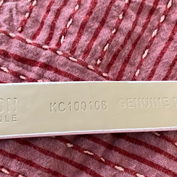 Kenneth Cole Reaction Pink Belt with silver tone Buckle - Picture 4 of 14